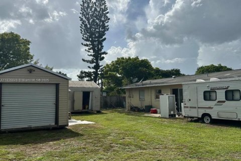 House in Lehigh Acres, Florida 2 bedrooms № 1799071 - photo 8