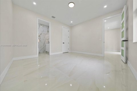 Villa ou maison à vendre à Lehigh Acres, Floride: 3 chambres, 118.73 m2 № 2397949 - photo 18