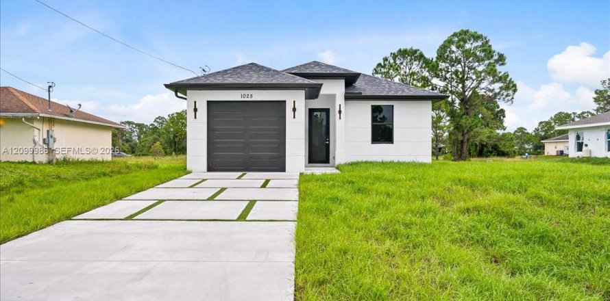 Villa ou maison à Lehigh Acres, Floride 3 chambres, 118.73 m2 № 2397949