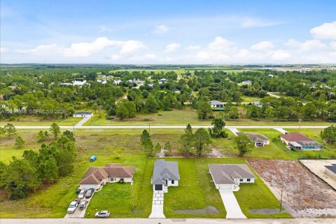 Villa ou maison à vendre à Lehigh Acres, Floride: 3 chambres, 118.73 m2 № 2397949 - photo 28