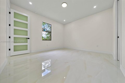 Villa ou maison à vendre à Lehigh Acres, Floride: 3 chambres, 118.73 m2 № 2397949 - photo 19