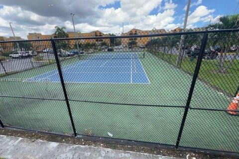 Condominio en alquiler en Miami, Florida, 2 dormitorios, 99.13 m2 № 2049258 - foto 13