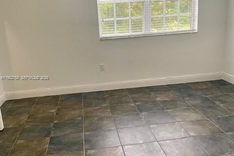 Condominio en alquiler en Miami, Florida, 2 dormitorios, 99.13 m2 № 2049258 - foto 12