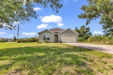 Villa ou maison à Punta Gorda, Floride 4 chambres, 175.86 m2 № 2104750