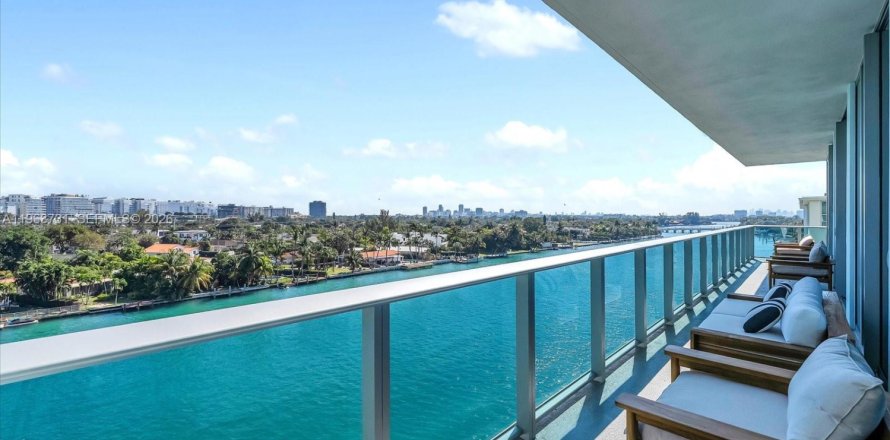 Condominio en Bay Harbor Islands, Florida, 4 dormitorios  № 2244205