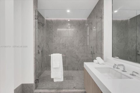 Condominio en venta en Bay Harbor Islands, Florida, 4 dormitorios, 232.44 m2 № 2244205 - foto 17