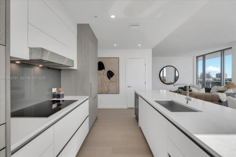Condominio en venta en Bay Harbor Islands, Florida, 4 dormitorios, 232.44 m2 № 2244205 - foto 13