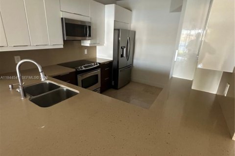 Copropriété à louer à Doral, Floride: 3 chambres, 157.93 m2 № 2001185 - photo 17