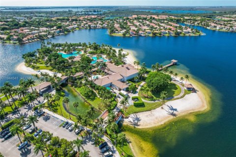 Copropriété à louer à Doral, Floride: 3 chambres, 157.93 m2 № 2001185 - photo 3