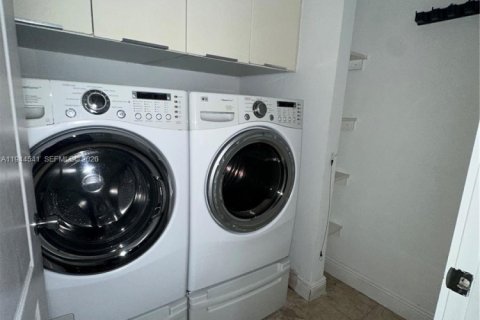 Copropriété à louer à Doral, Floride: 3 chambres, 157.93 m2 № 2001185 - photo 26