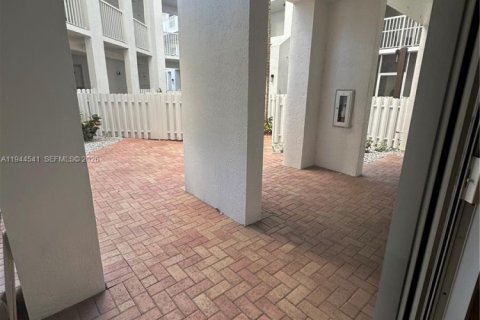 Copropriété à louer à Doral, Floride: 3 chambres, 157.93 m2 № 2001185 - photo 22