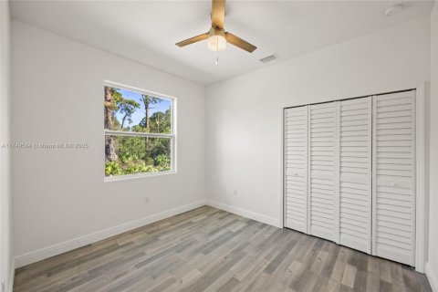Villa ou maison à vendre à Lehigh Acres, Floride: 4 chambres, 161.19 m2 № 1875347 - photo 8