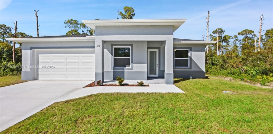Villa ou maison à Lehigh Acres, Floride 4 chambres, 161.19 m2 № 1875347