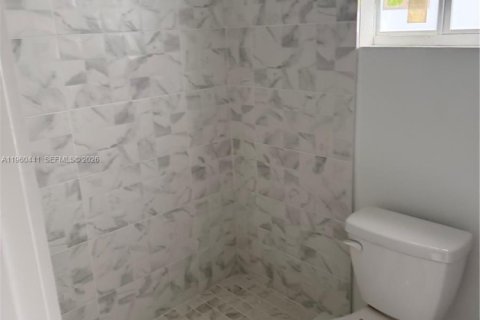 Propiedad comercial en venta en Miami, Florida, 316.61 m2 № 2025786 - foto 8