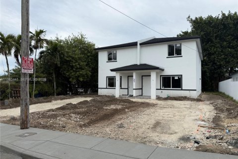 Propiedad comercial en venta en Miami, Florida, 316.61 m2 № 2025786 - foto 2