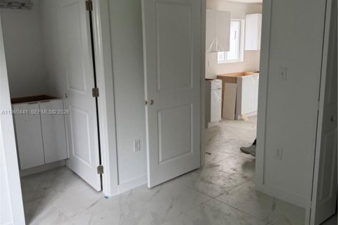 Propiedad comercial en venta en Miami, Florida, 316.61 m2 № 2025786 - foto 7