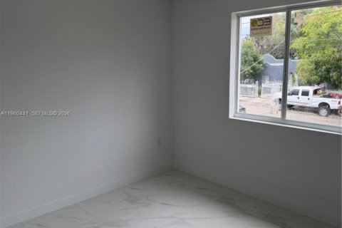 Propiedad comercial en venta en Miami, Florida, 316.61 m2 № 2025786 - foto 14