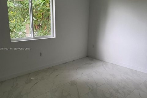 Propiedad comercial en venta en Miami, Florida, 316.61 m2 № 2025786 - foto 9