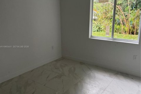 Propiedad comercial en venta en Miami, Florida, 316.61 m2 № 2025786 - foto 6