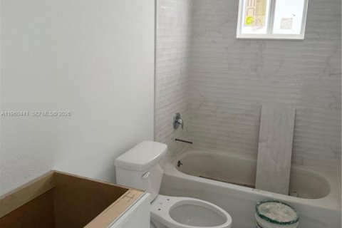 Propiedad comercial en venta en Miami, Florida, 316.61 m2 № 2025786 - foto 13