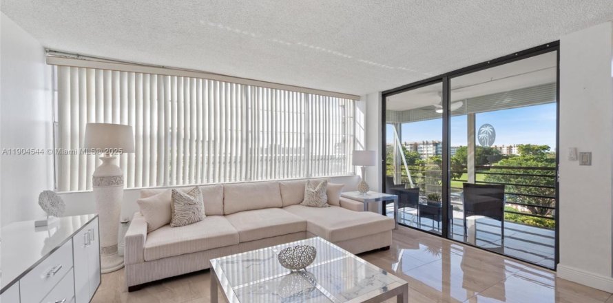 Condominio en Pembroke Pines, Florida, 2 dormitorios  № 1957159