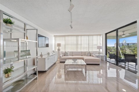 Condominio en venta en Pembroke Pines, Florida, 2 dormitorios, 107.77 m2 № 1957159 - foto 7