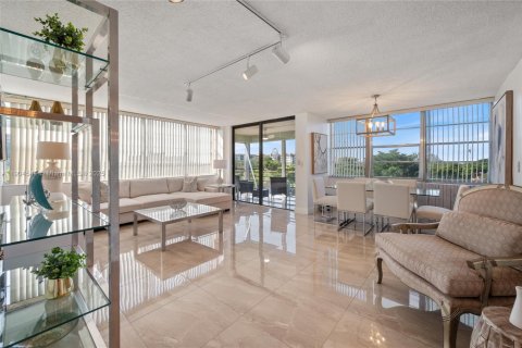 Condominio en venta en Pembroke Pines, Florida, 2 dormitorios, 107.77 m2 № 1957159 - foto 6