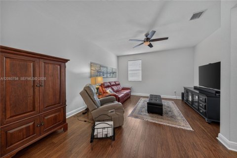 Townhouse in Pembroke Pines, Florida 3 bedrooms, 215.53 sq.m. № 2382819 - photo 21