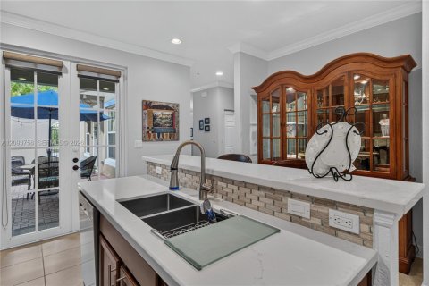 Townhouse in Pembroke Pines, Florida 3 bedrooms, 215.53 sq.m. № 2382819 - photo 16