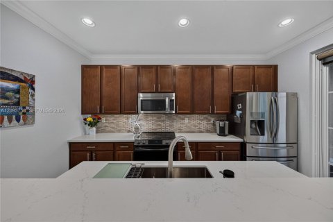 Townhouse in Pembroke Pines, Florida 3 bedrooms, 215.53 sq.m. № 2382819 - photo 18