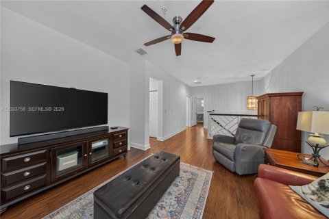 Townhouse in Pembroke Pines, Florida 3 bedrooms, 215.53 sq.m. № 2382819 - photo 23