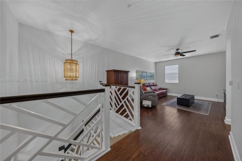 Townhouse in Pembroke Pines, Florida 3 bedrooms, 215.53 sq.m. № 2382819 - photo 20