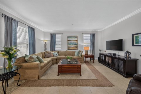 Townhouse in Pembroke Pines, Florida 3 bedrooms, 215.53 sq.m. № 2382819 - photo 8
