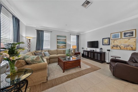 Townhouse in Pembroke Pines, Florida 3 bedrooms, 215.53 sq.m. № 2382819 - photo 6