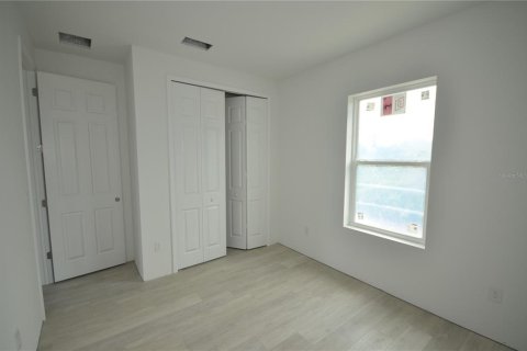Casa en venta en Port Charlotte, Florida, 4 dormitorios, 147.53 m2 № 1907192 - foto 12