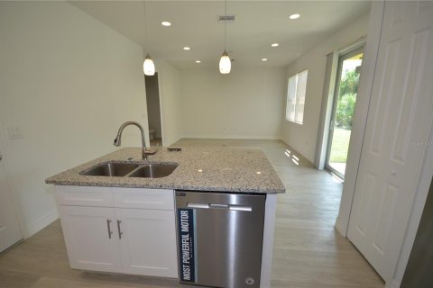 Casa en venta en Port Charlotte, Florida, 4 dormitorios, 147.53 m2 № 1907192 - foto 9