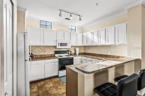 Touwnhouse à vendre à Orlando, Floride: 3 chambres, 155.89 m2 № 1913201 - photo 2
