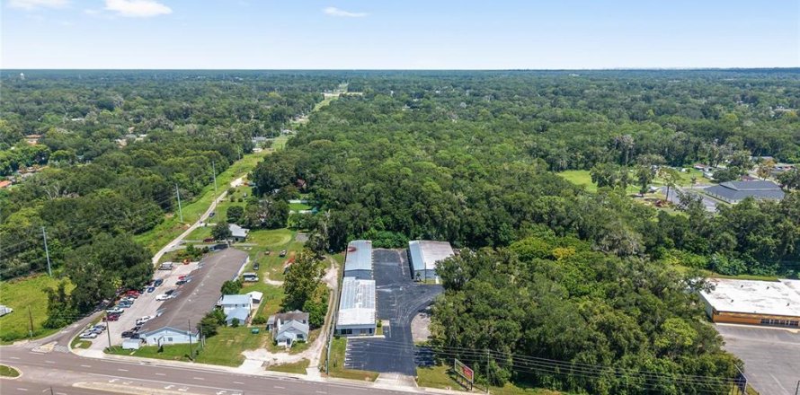 Commercial property in Ocala, Florida № 1901117