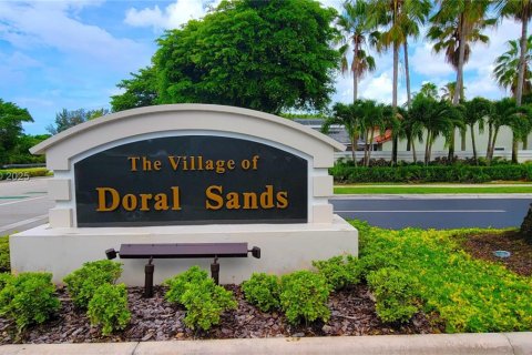 Снять в аренду виллу или дом в Дорал, Флорида 3 спальни, 176.98м2, № 1943919 - фото 1