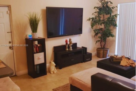 Condominio en venta en Miramar, Florida, 1 dormitorio, 67.82 m2 № 1998494 - foto 10