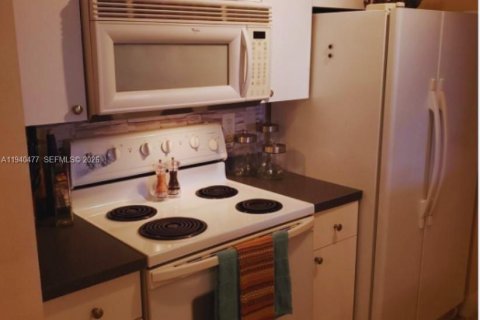 Condominio en venta en Miramar, Florida, 1 dormitorio, 67.82 m2 № 1998494 - foto 7