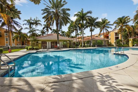 Купить кондоминиум в Мирамар, Флорида 1 спальня, 67.82м2, № 1998494 - фото 15