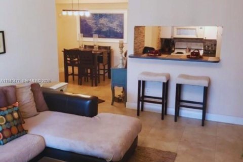 Condominio en venta en Miramar, Florida, 1 dormitorio, 67.82 m2 № 1998494 - foto 6