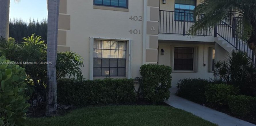 Condominio en Jupiter, Florida, 2 dormitorios № 1948036