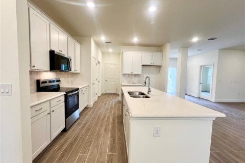 House in Palm Coast, Florida 4 bedrooms, 217.21 sq.m. № 2114698 - photo 5
