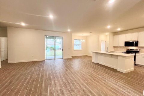 House in Palm Coast, Florida 4 bedrooms, 217.21 sq.m. № 2114698 - photo 4