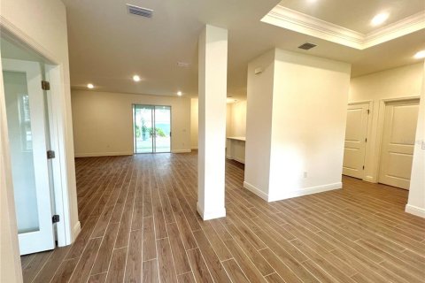 House in Palm Coast, Florida 4 bedrooms, 217.21 sq.m. № 2114698 - photo 6