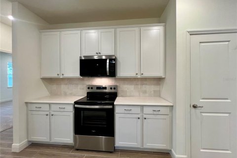 House in Palm Coast, Florida 4 bedrooms, 217.21 sq.m. № 2114698 - photo 11