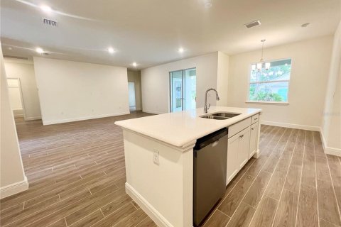 House in Palm Coast, Florida 4 bedrooms, 217.21 sq.m. № 2114698 - photo 9