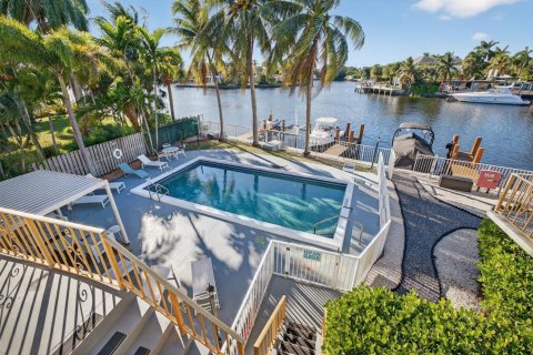 Apartment in Fort Lauderdale, Florida 2 bedrooms, 1187.48 sq.m. № 2372313